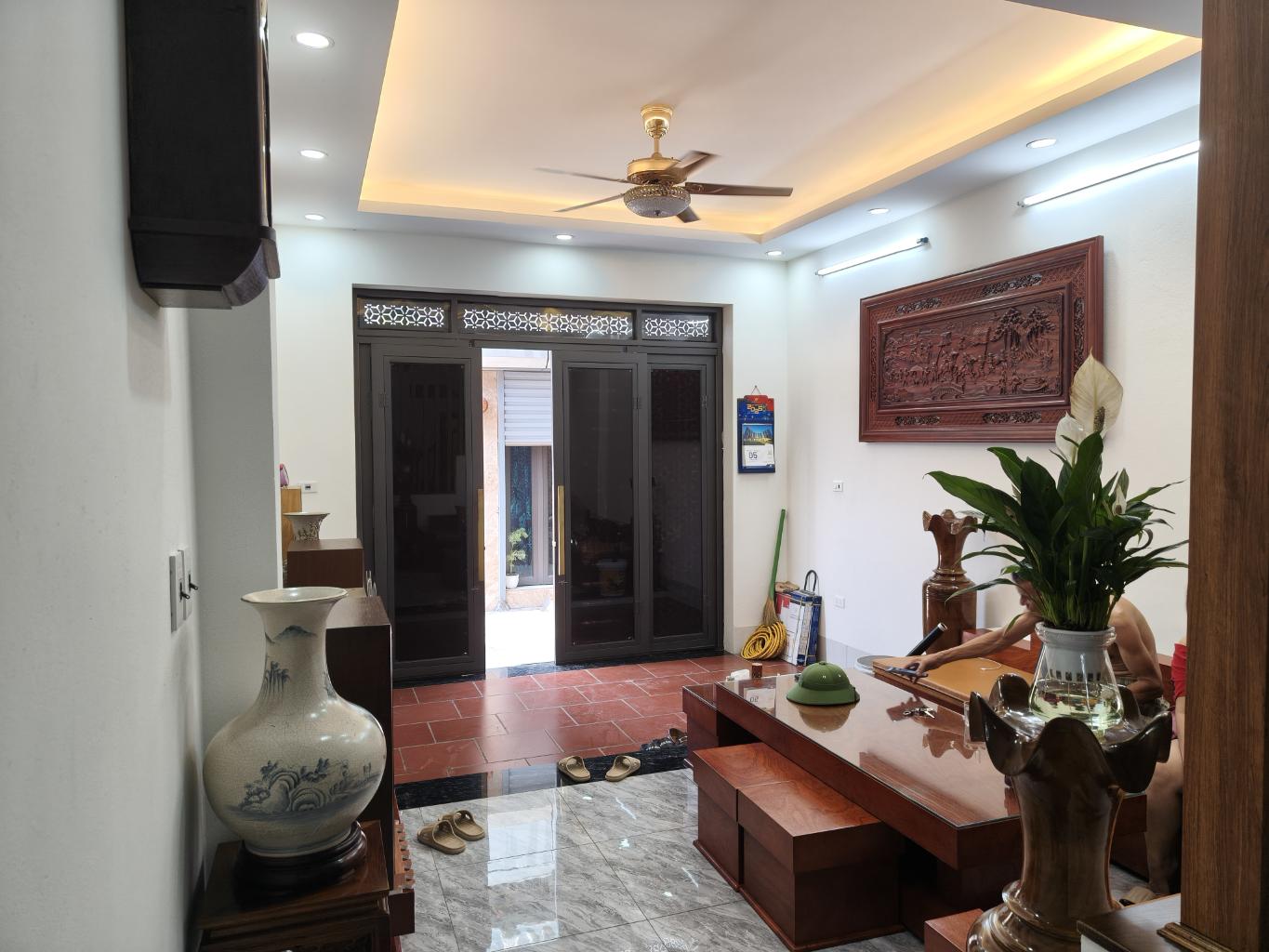 Bán nhà Nguyễn Khoái - diện tích 52m2 5 tầng - Ô TÔ ĐỖ CỬA - giá 13 tỷ