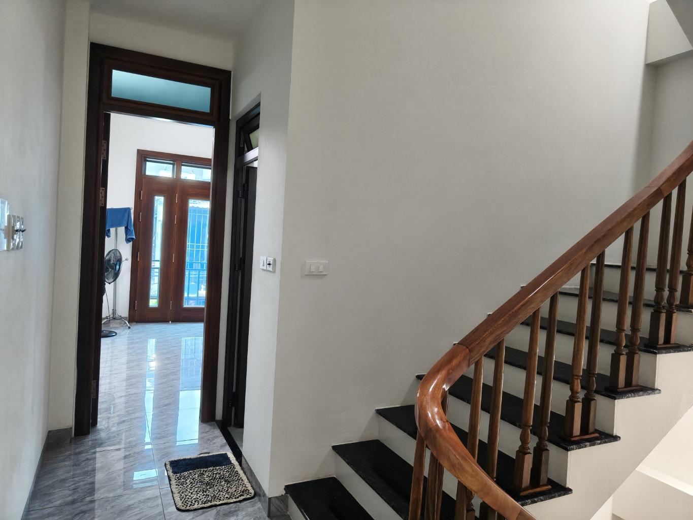 Bán nhà Nguyễn Khoái - diện tích 52m2 5 tầng - Ô TÔ ĐỖ CỬA - giá 13 tỷ