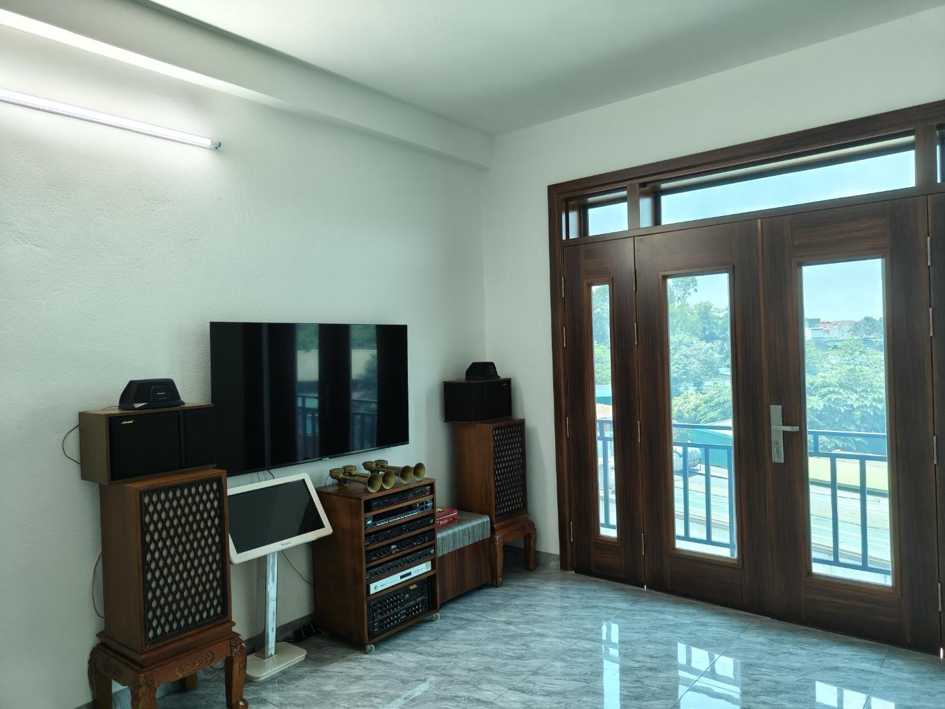 Bán nhà Nguyễn Khoái - diện tích 52m2 5 tầng - Ô TÔ ĐỖ CỬA - giá 13 tỷ