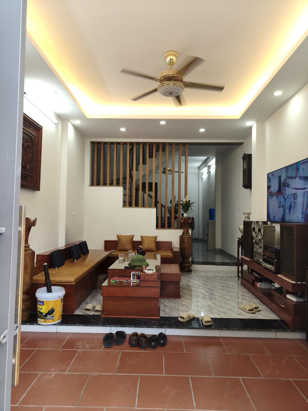 Bán nhà Nguyễn Khoái - diện tích 52m2 5 tầng - Ô TÔ ĐỖ CỬA - giá 13 tỷ