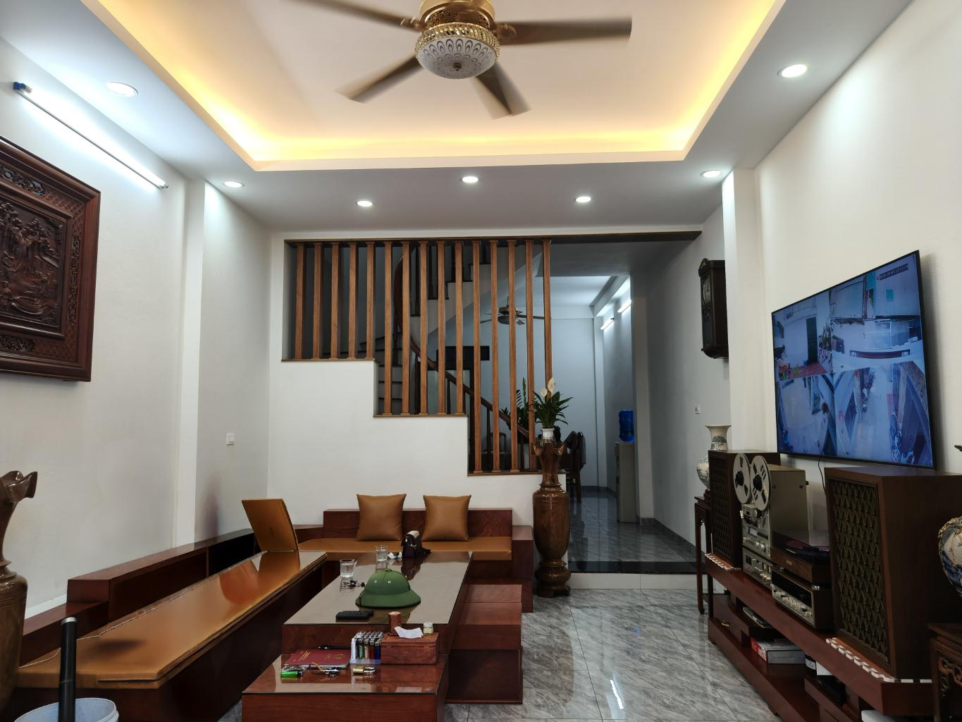 Bán nhà Nguyễn Khoái - diện tích 52m2 5 tầng - Ô TÔ ĐỖ CỬA - giá 13 tỷ