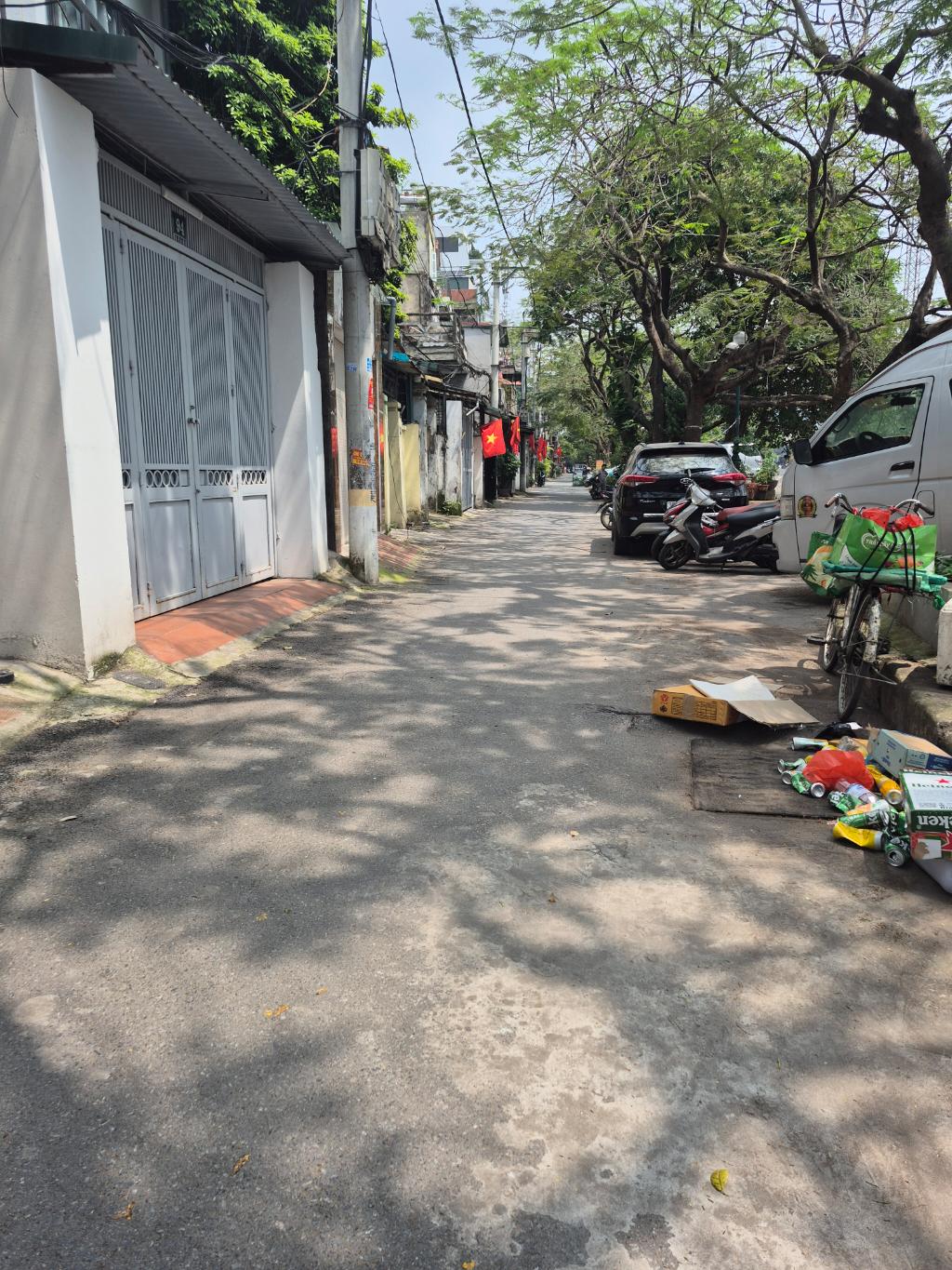 Bán nhà Hoàng Mai - diện tích 90m2 3 tầng - ô tô tránh - giá 17 tỷ