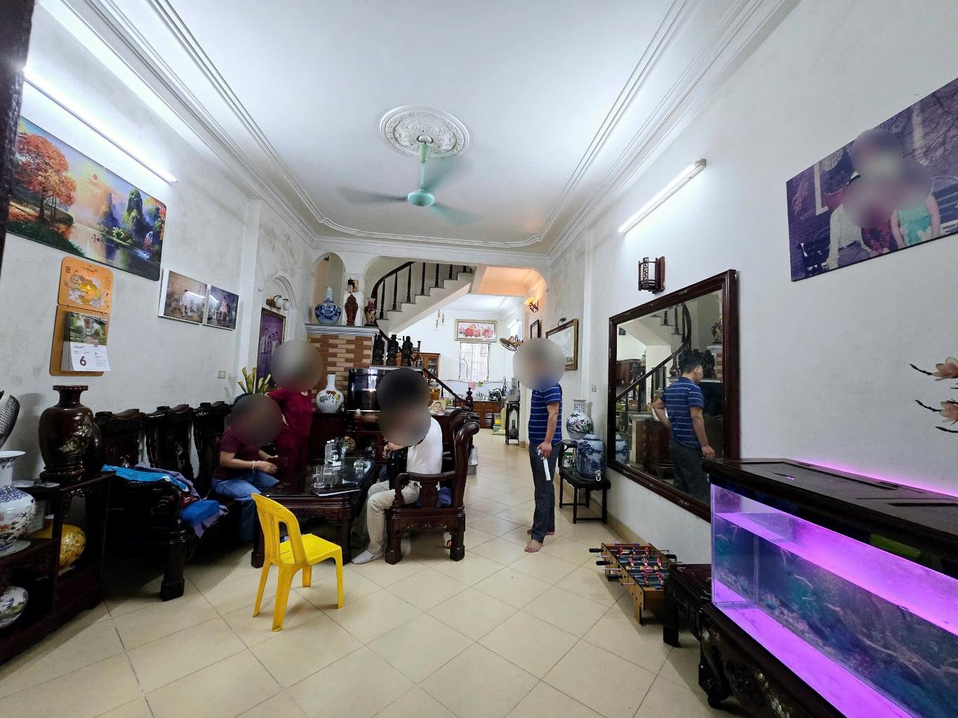 Bán nhà Ngọc Hồi - diện tích 132.8m2 3 tầng - Nhà đẹp hiếm có - giá 20,5 tỷ