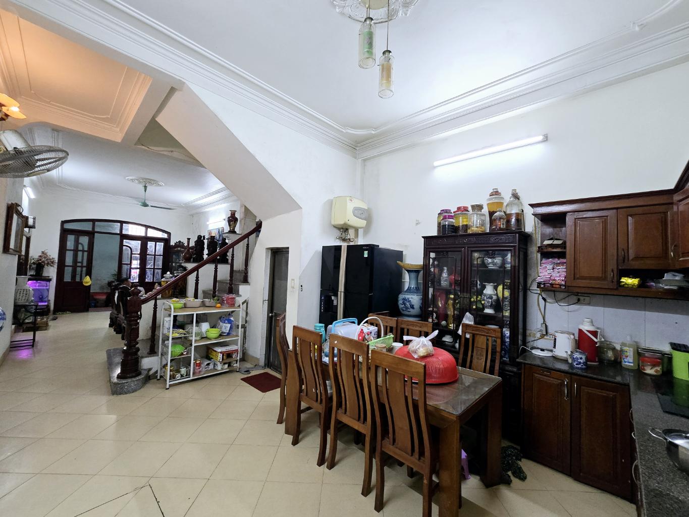 Bán nhà Ngọc Hồi - diện tích 132.8m2 3 tầng - Nhà đẹp hiếm có - giá 20,5 tỷ