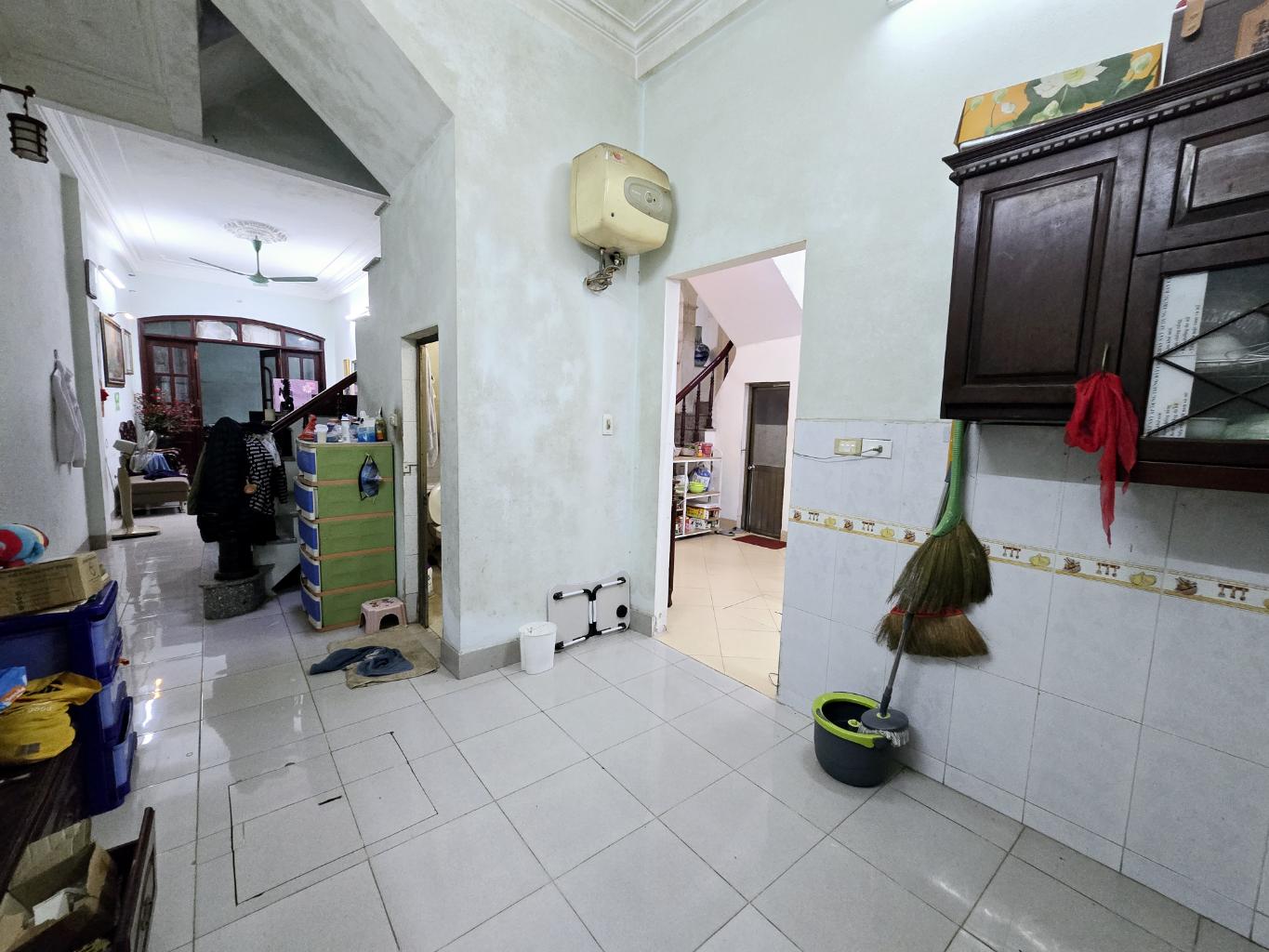 Bán nhà Ngọc Hồi - diện tích 132.8m2 3 tầng - Nhà đẹp hiếm có - giá 20,5 tỷ