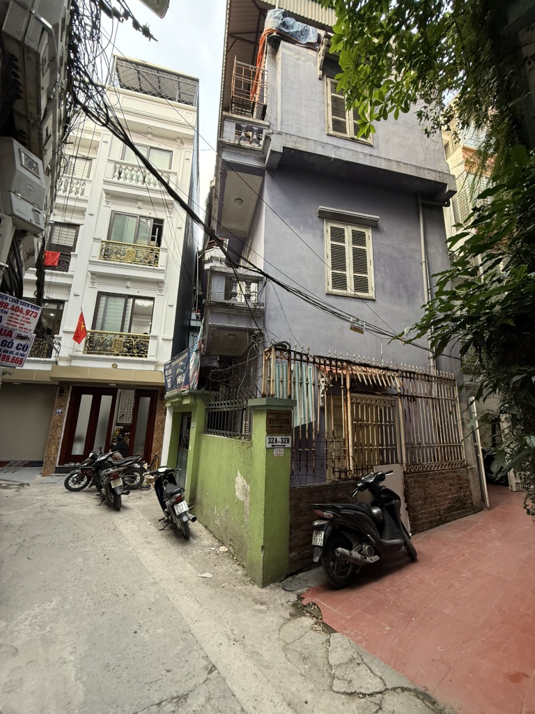 Bán nhà Kim Ngưu - diện tích 62m2 3 tầng - Lô góc, 2 thoáng - giá 11,2 tỷ