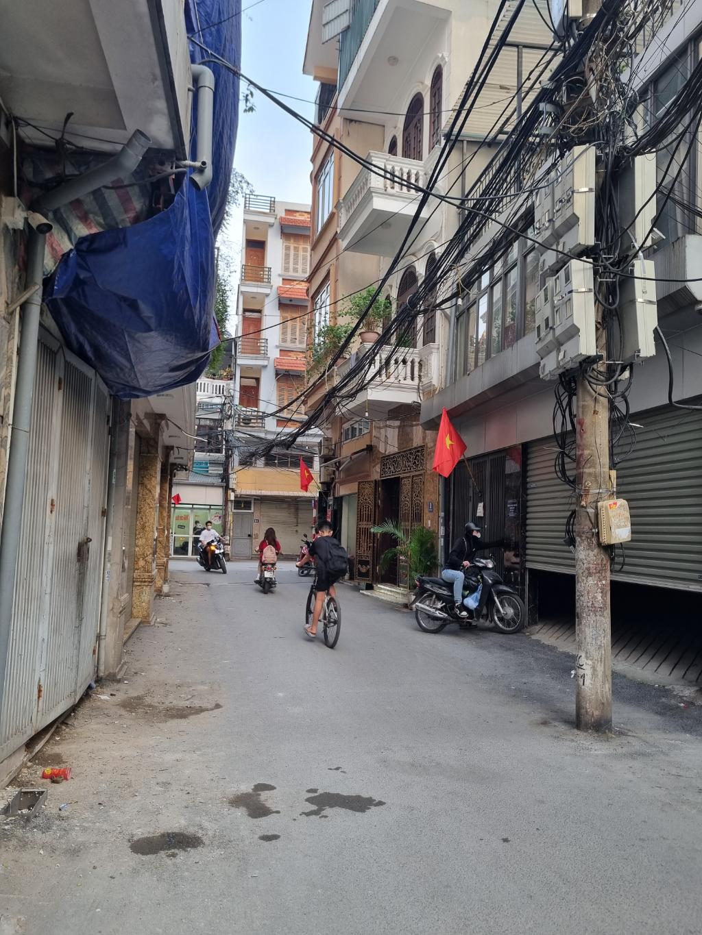 Bán nhà Bùi Xương Trạch - diện tích 159m2 4 tầng - ô tô tránh - giá 22 tỷ