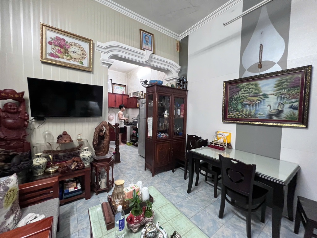 Bán nhà Láng Hạ - diện tích 61.4m2 3 tầng - LÔ GÓC - BÁN ĐẤT TẶNG NHÀ - giá 9,3 tỷ