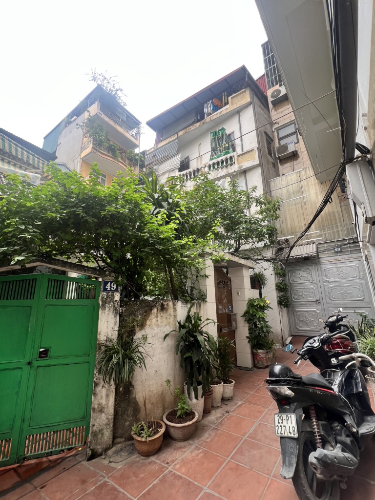 Bán nhà Láng Hạ - diện tích 61.4m2 3 tầng - LÔ GÓC - BÁN ĐẤT TẶNG NHÀ - giá 9,3 tỷ