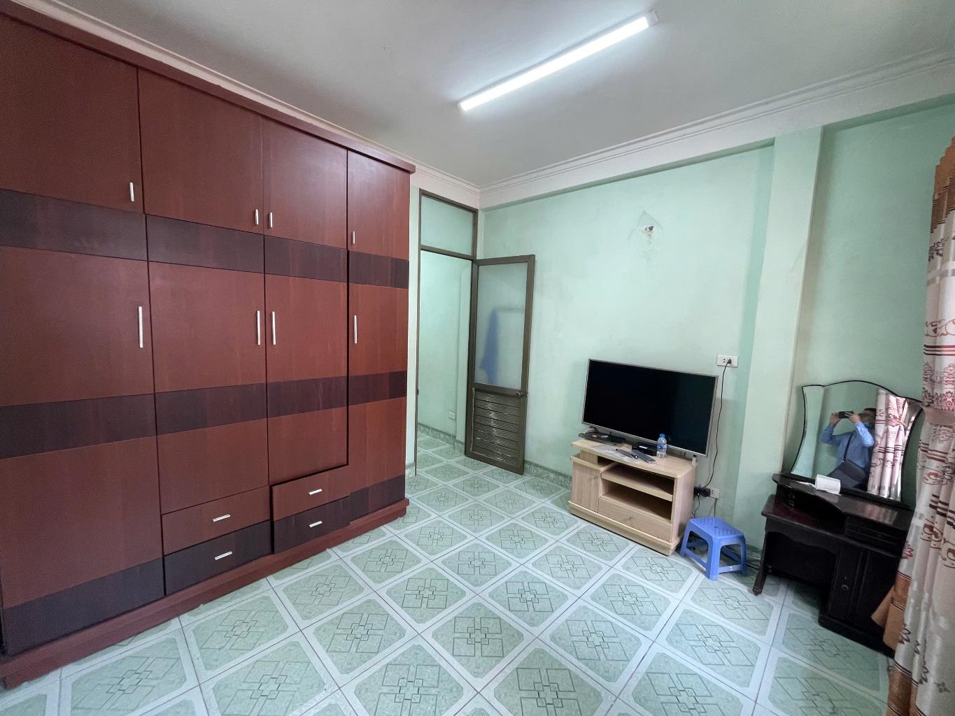 Bán nhà Lĩnh Nam - 21m2 sổ đỏ  5 tầng - mặt tiền 3.7m - giá 5.28 tỷ