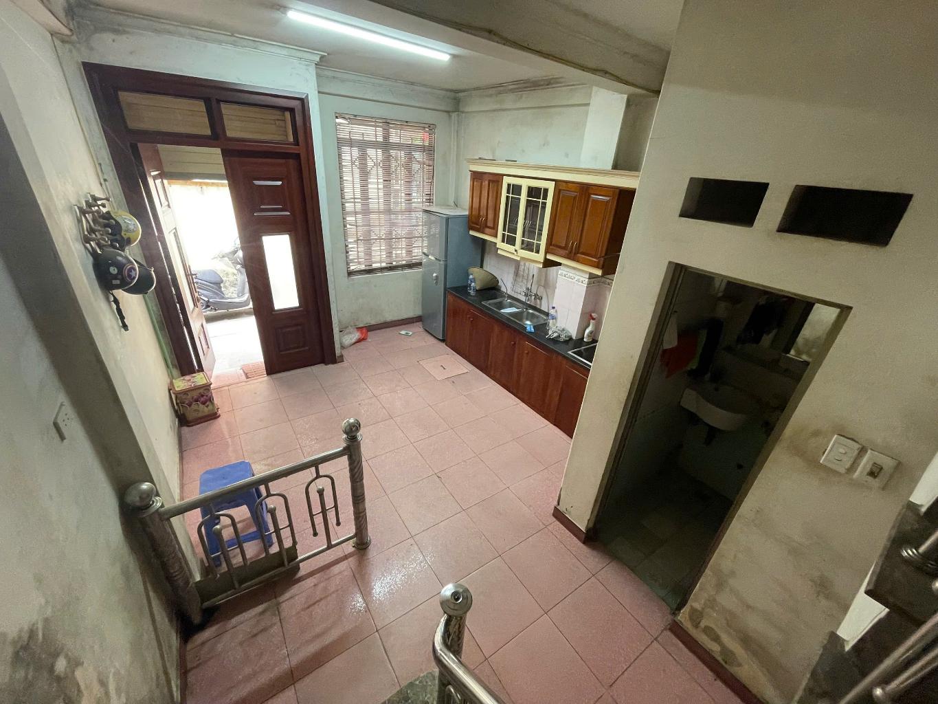 Bán nhà Lĩnh Nam - 21m2 sổ đỏ  5 tầng - mặt tiền 3.7m - giá 5.28 tỷ