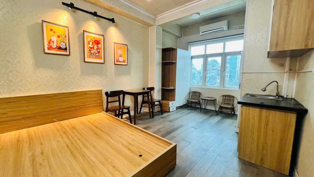 Bán nhà Phương Mai - diện tích 22,9m2 6 tầng - LÔ GÓC VỈA HÈ 2 BÊN - giá 15,8 tỷ