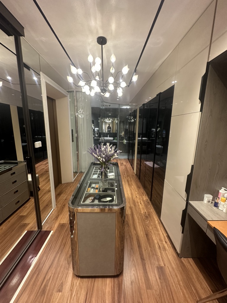 Bán nhà Nguyễn Đức Cảnh - diện tích 61m2 7 tầng - Lô góc, thang máy - giá 23,9 tỷ