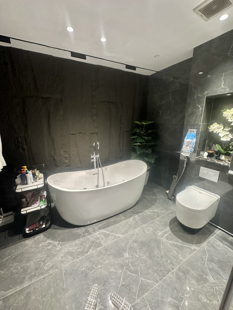 Bán nhà Nguyễn Đức Cảnh - diện tích 61m2 7 tầng - Lô góc, thang máy - giá 23,9 tỷ