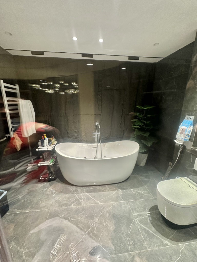 Bán nhà Nguyễn Đức Cảnh - diện tích 61m2 7 tầng - Lô góc, thang máy - giá 23,9 tỷ