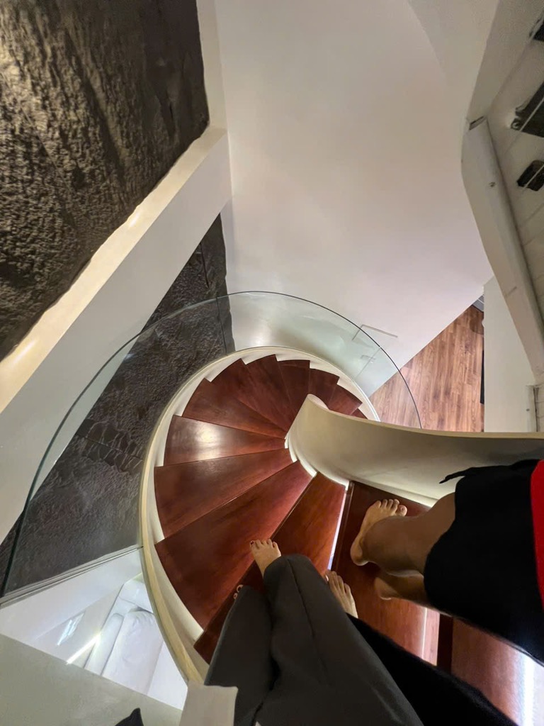 Bán nhà Nguyễn Đức Cảnh - diện tích 61m2 7 tầng - Lô góc, thang máy - giá 23,9 tỷ