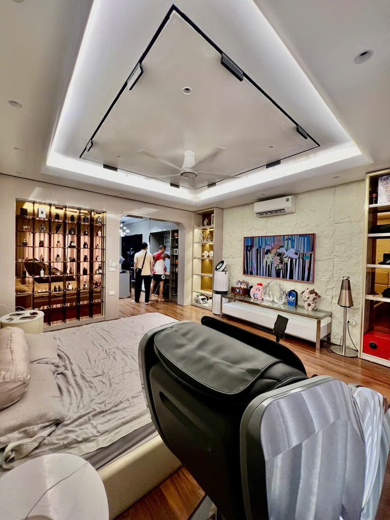 Bán nhà Nguyễn Đức Cảnh - diện tích 61m2 7 tầng - Lô góc, thang máy - giá 23,9 tỷ