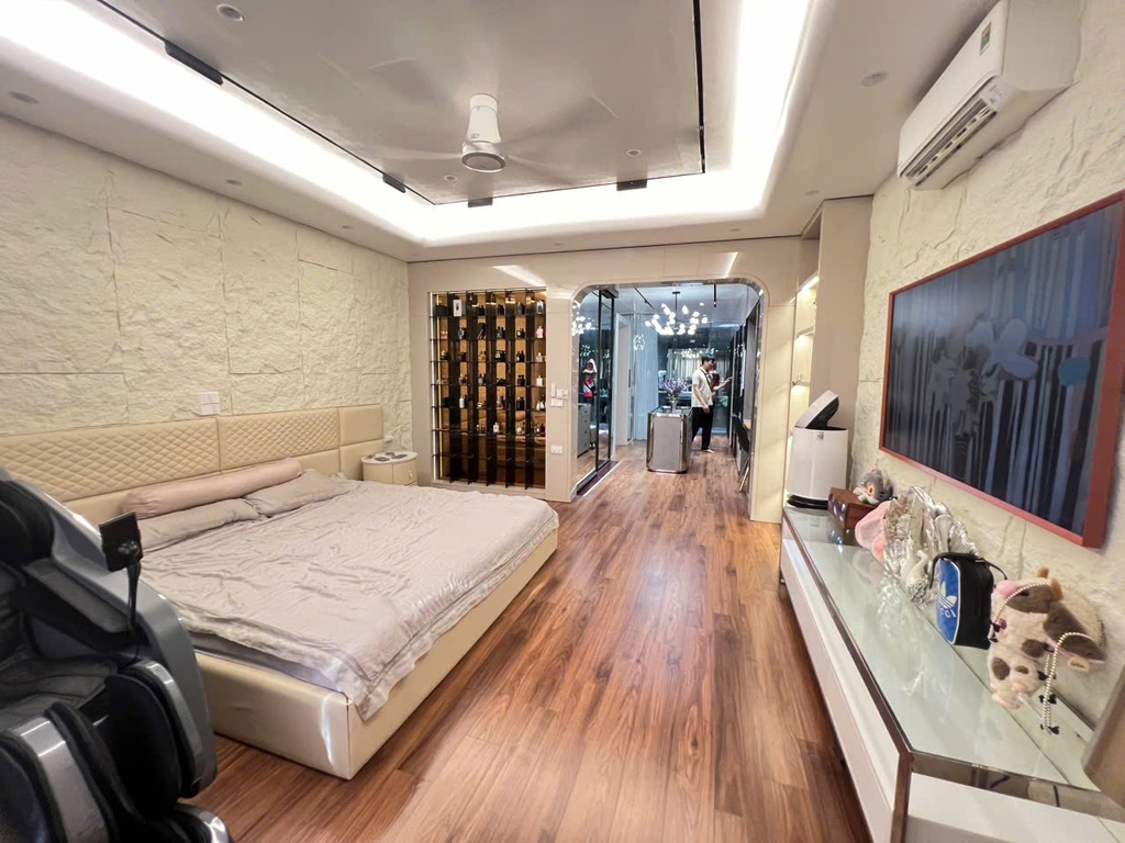 Bán nhà Nguyễn Đức Cảnh - diện tích 61m2 7 tầng - Lô góc, thang máy - giá 23,9 tỷ