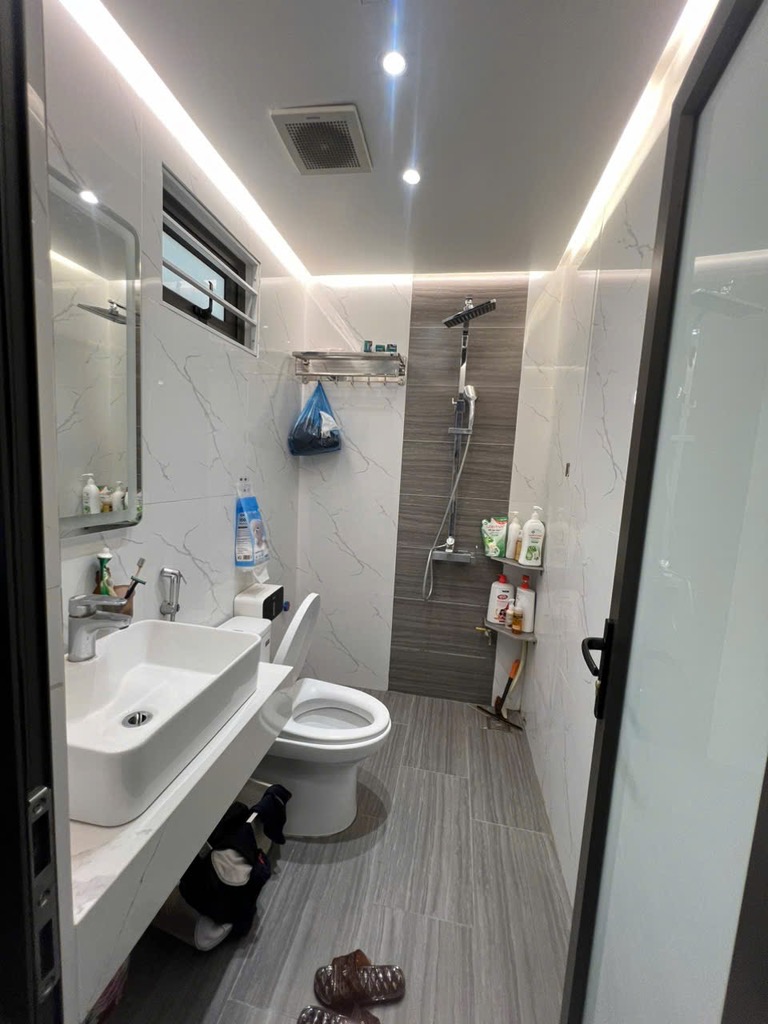 Bán nhà Nguyễn Đức Cảnh - diện tích 61m2 7 tầng - Lô góc, thang máy - giá 23,9 tỷ