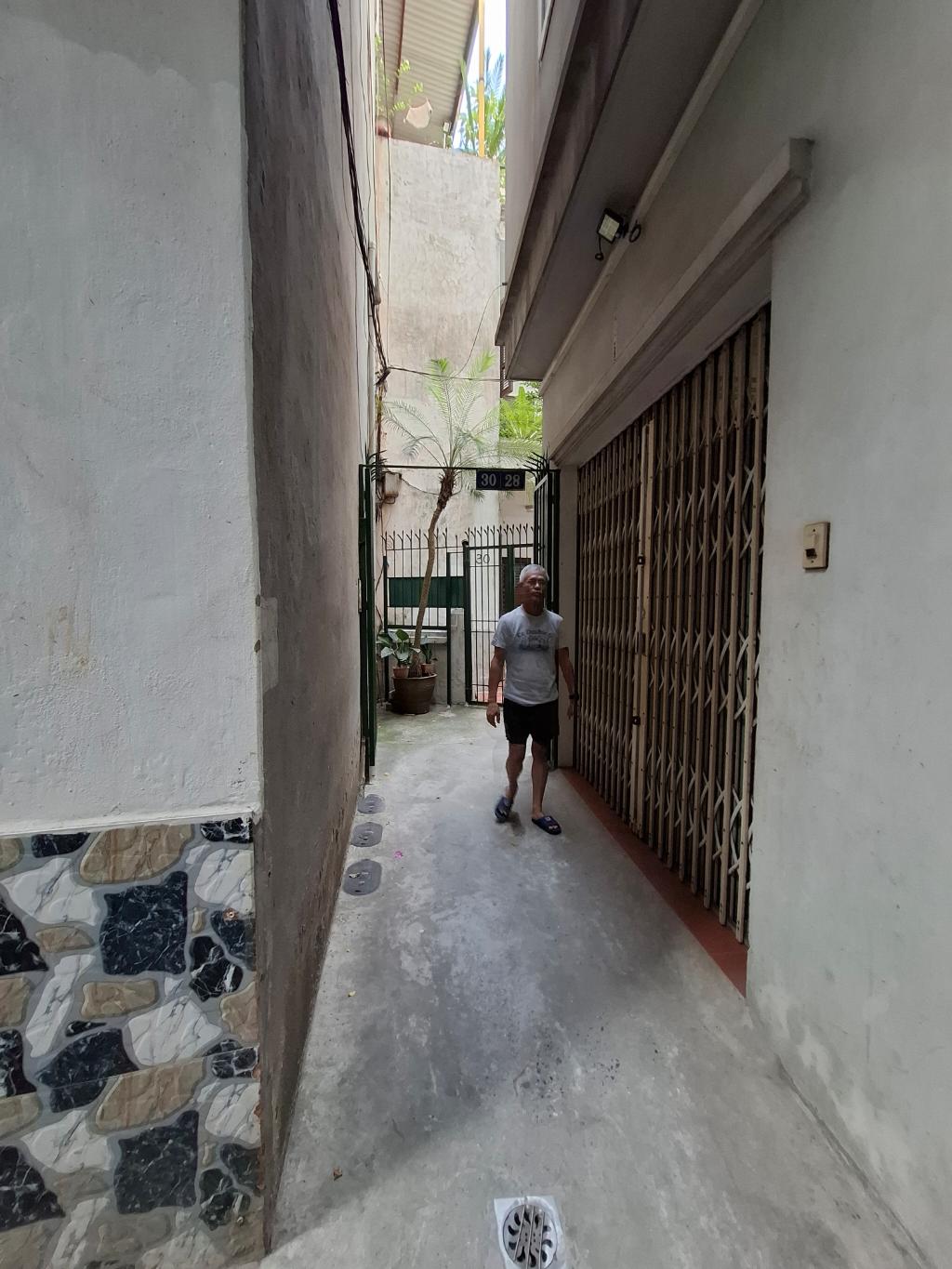 Bán nhà Dương Văn Bé - 18.5m2 4 tầng - lô góc gần ô tô - giá 4.3 tỷ