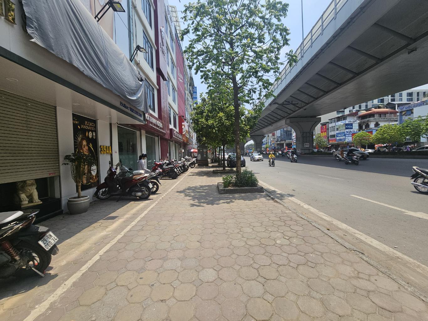 Bán nhà Trường Chinh - diện tích 18.2m2 2 tầng - Mặt phố, mặt tiền khủng - giá 12 tỷ