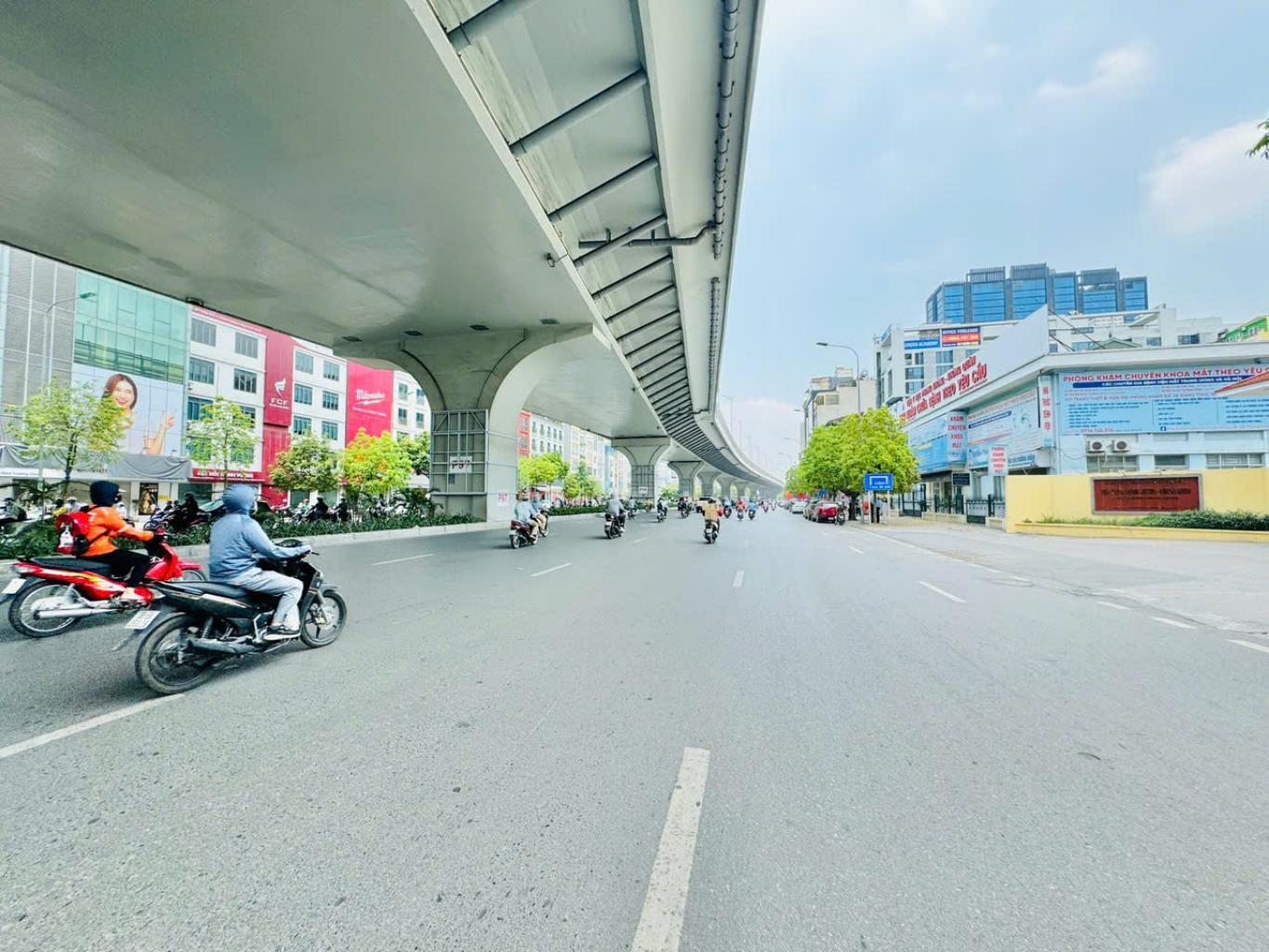 Bán nhà Trường Chinh - diện tích 18.2m2 2 tầng - Mặt phố, mặt tiền khủng - giá 12 tỷ