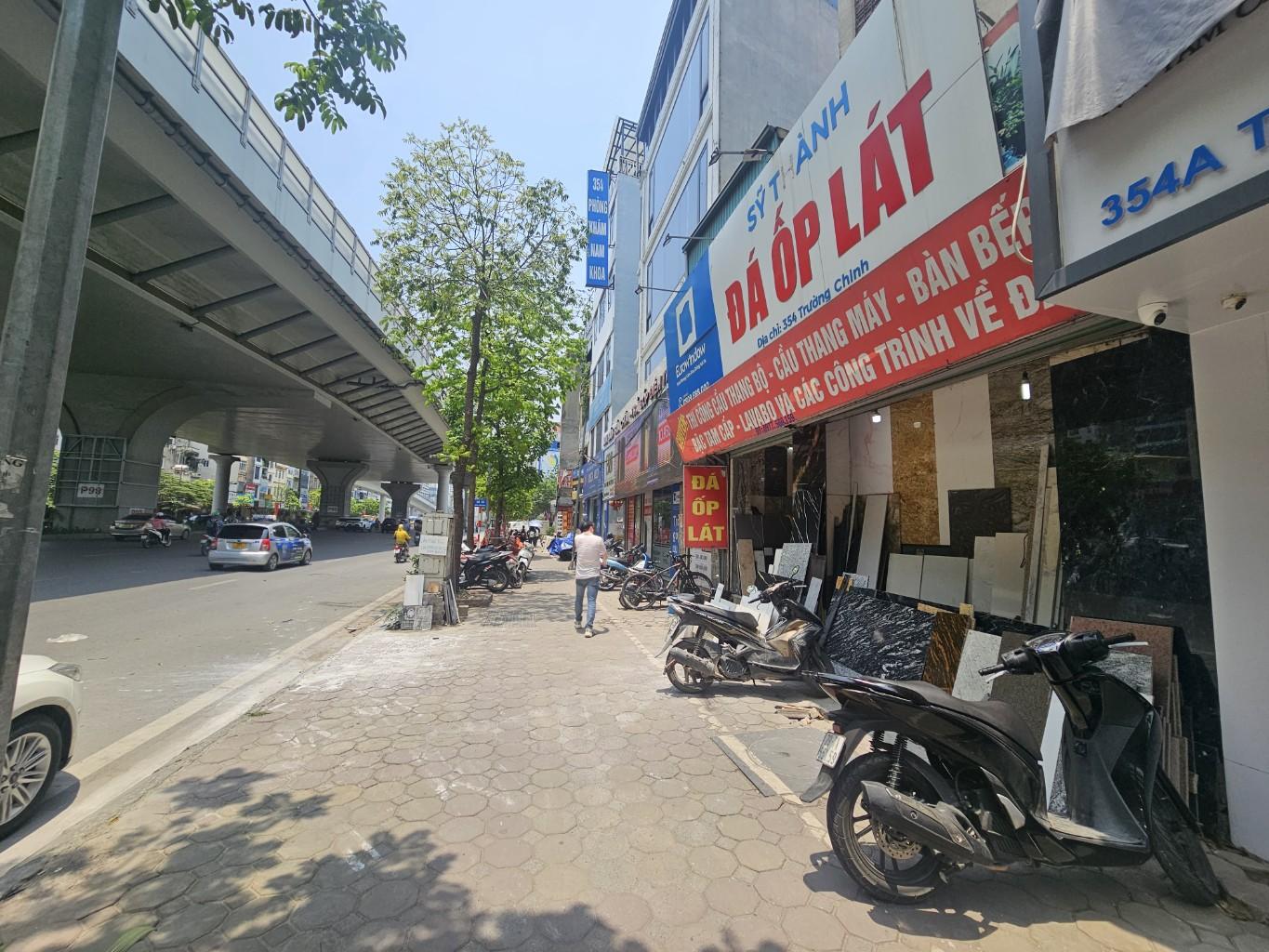 Bán nhà Trường Chinh - diện tích 18.2m2 2 tầng - Mặt phố, mặt tiền khủng - giá 12 tỷ