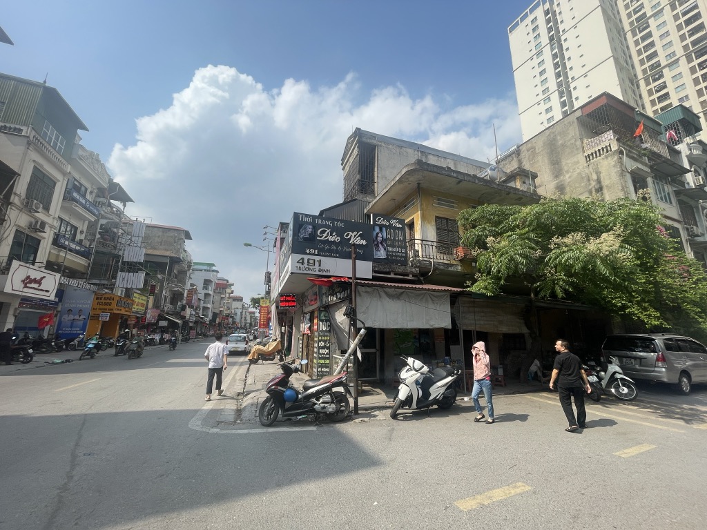 Bán nhà Trương Định - diện tích 75m2 2 tầng - MẶT PHỐ - LÔ GÓC - KINH DOANH ĐỈNH - giá 15,9 tỷ