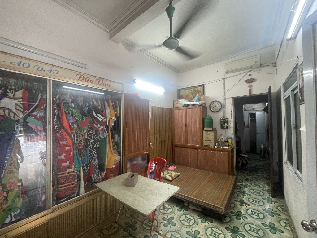 Bán nhà Trương Định - diện tích 75m2 2 tầng - MẶT PHỐ - LÔ GÓC - KINH DOANH ĐỈNH - giá 15,9 tỷ