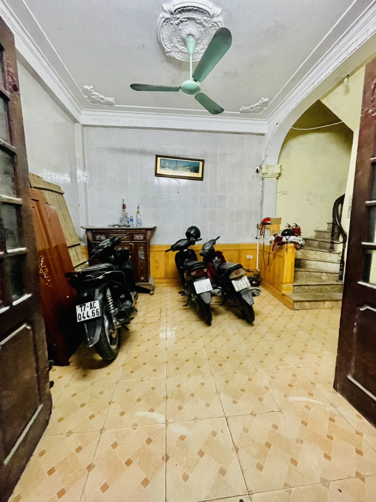 Bán nhà Minh Khai - diện tích 40m2 4 tầng - Nhà dân xây chắc chắn - giá 8,5 tỷ