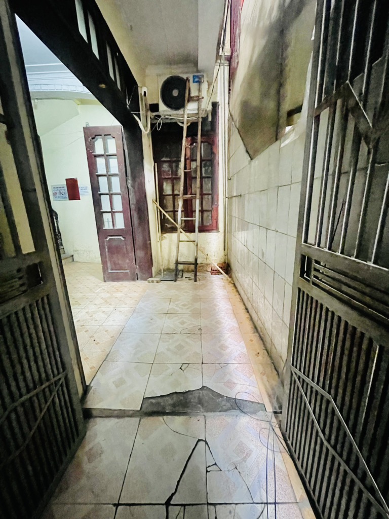 Bán nhà Minh Khai - diện tích 40m2 4 tầng - Nhà dân xây chắc chắn - giá 8,5 tỷ