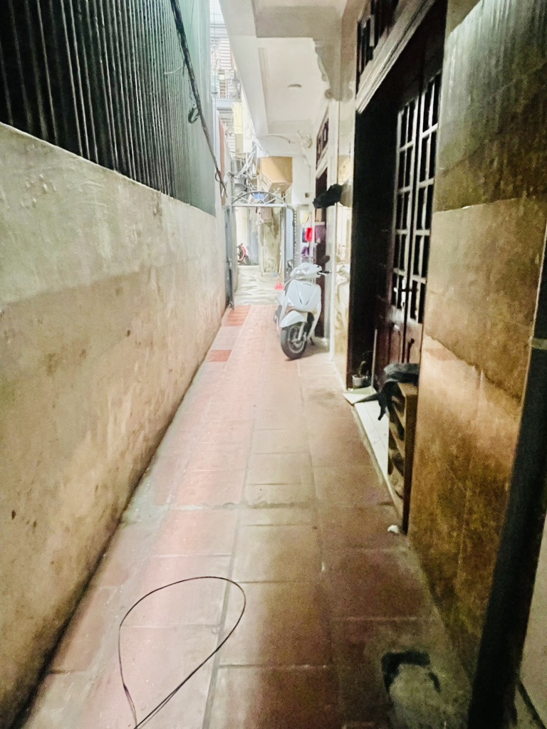 Bán nhà Minh Khai - diện tích 40m2 4 tầng - Nhà dân xây chắc chắn - giá 8,5 tỷ