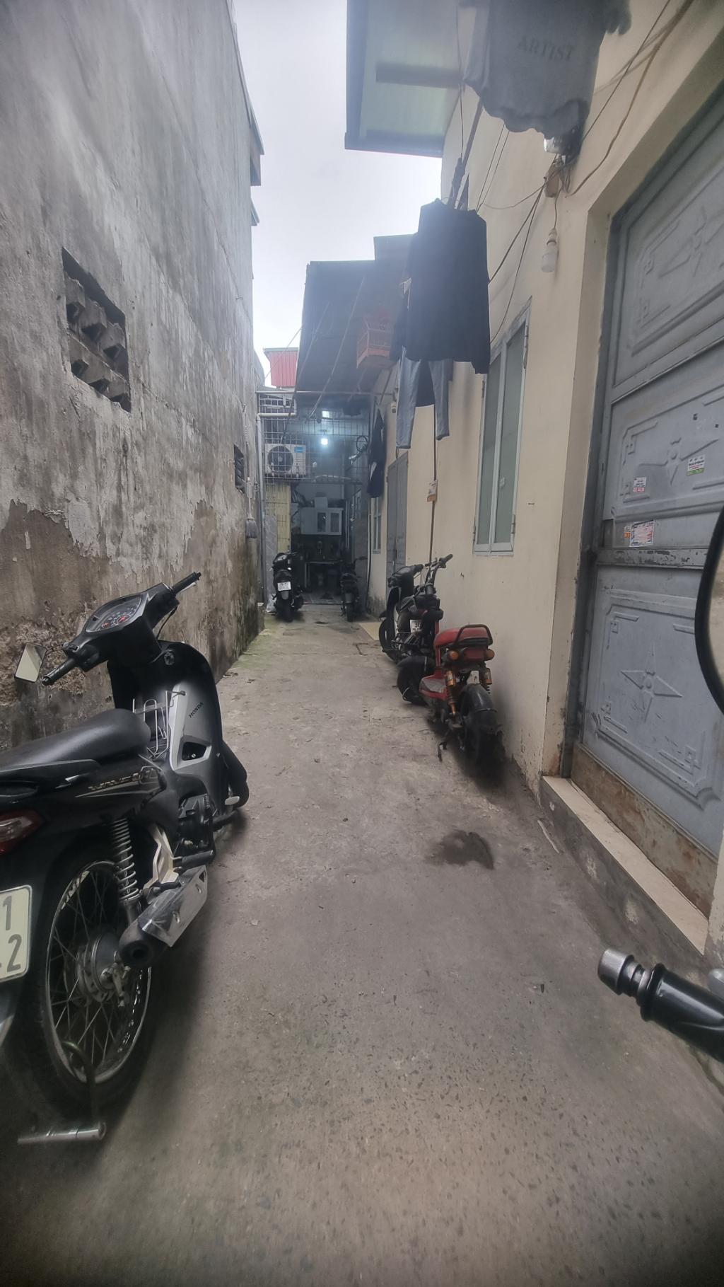 Bán nhà Đông Thiên - diện tích 40m2 2 tầng - nhà đẹp ở luôn - giá 3,3 triệu