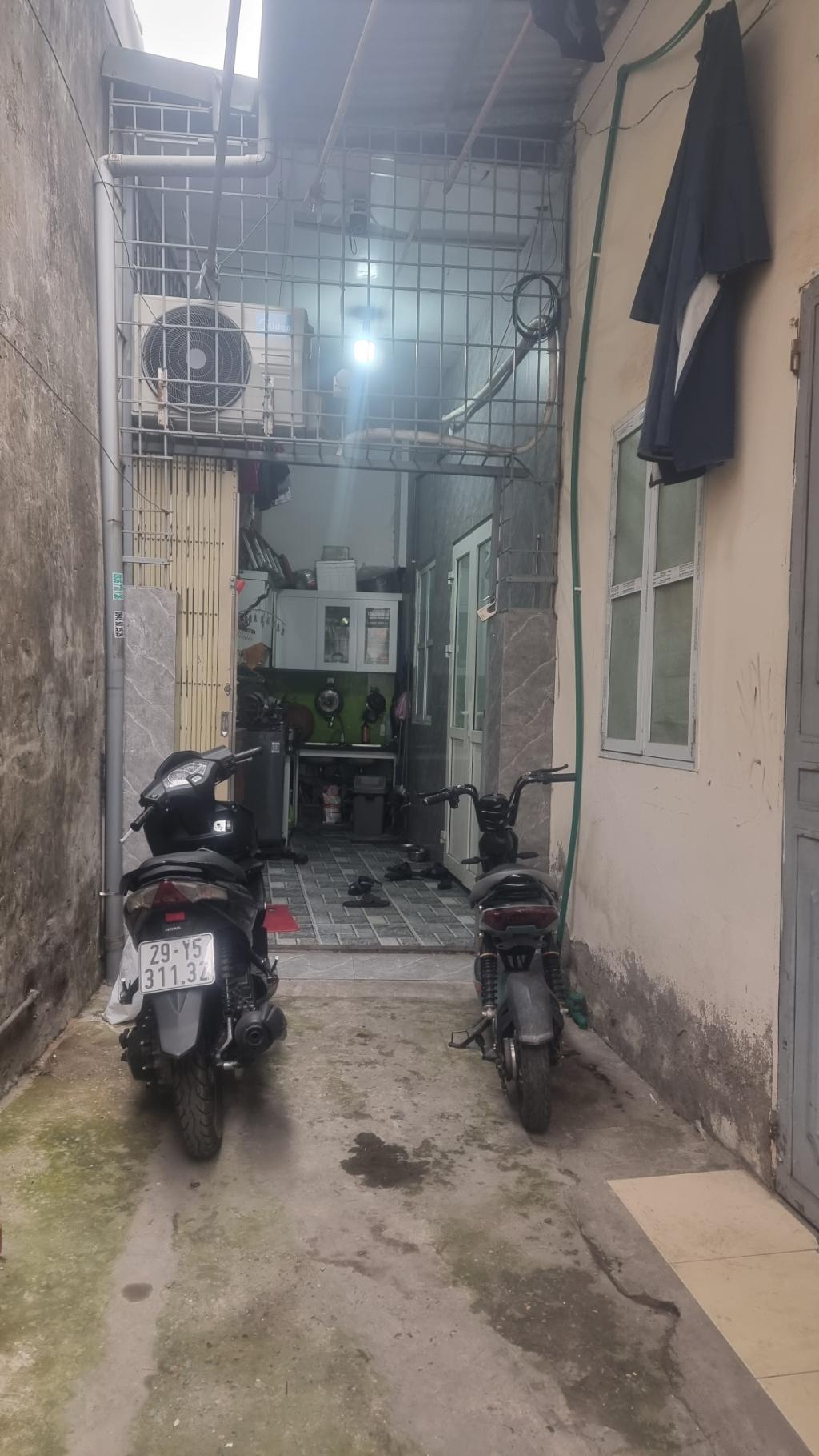 Bán nhà Đông Thiên - diện tích 40m2 2 tầng - nhà đẹp ở luôn - giá 3,3 triệu