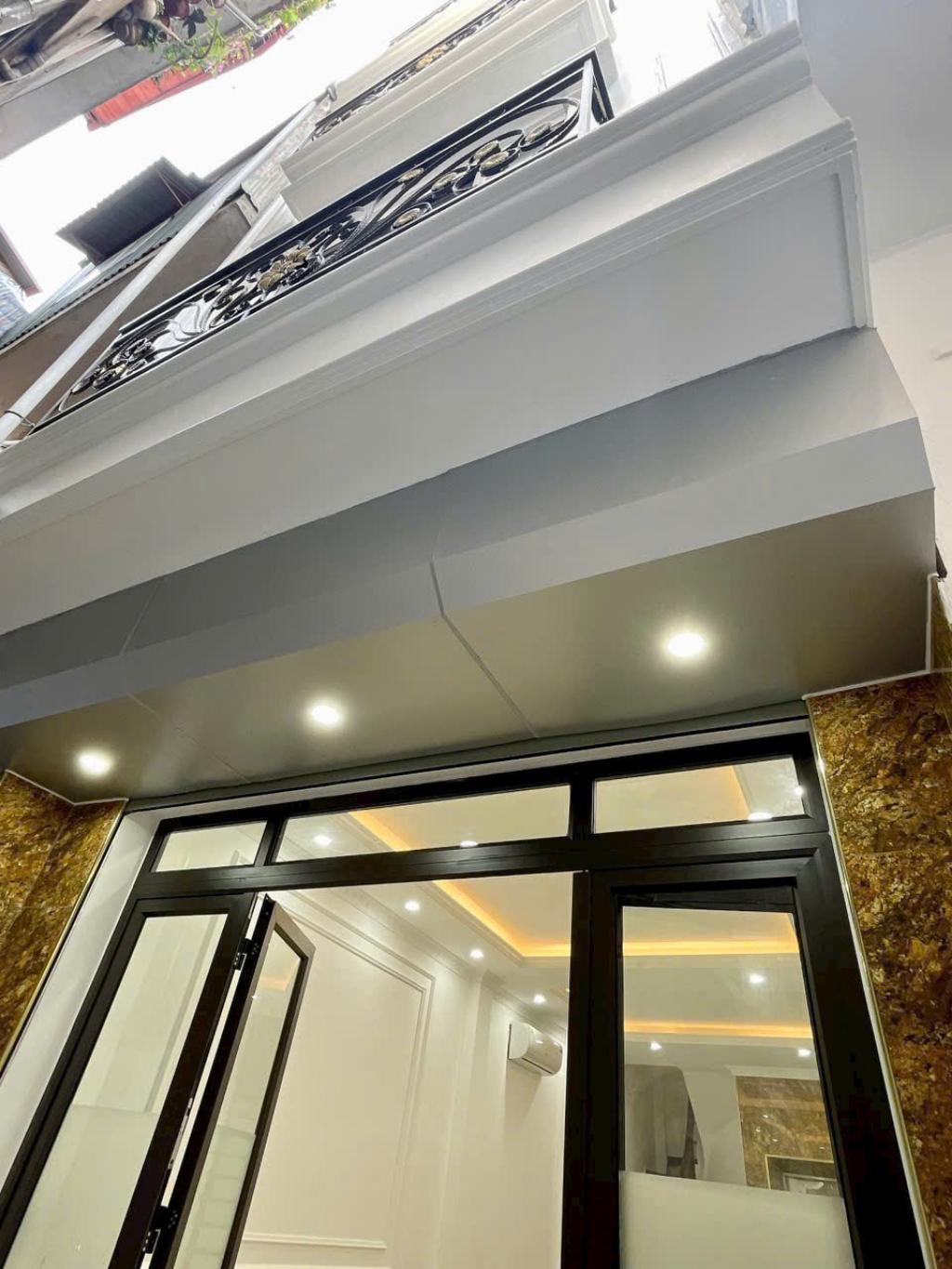 Bán nhà Pháo Đài Láng - diện tích 38m2 6 tầng - Lô góc - giá 11,9 tỷ