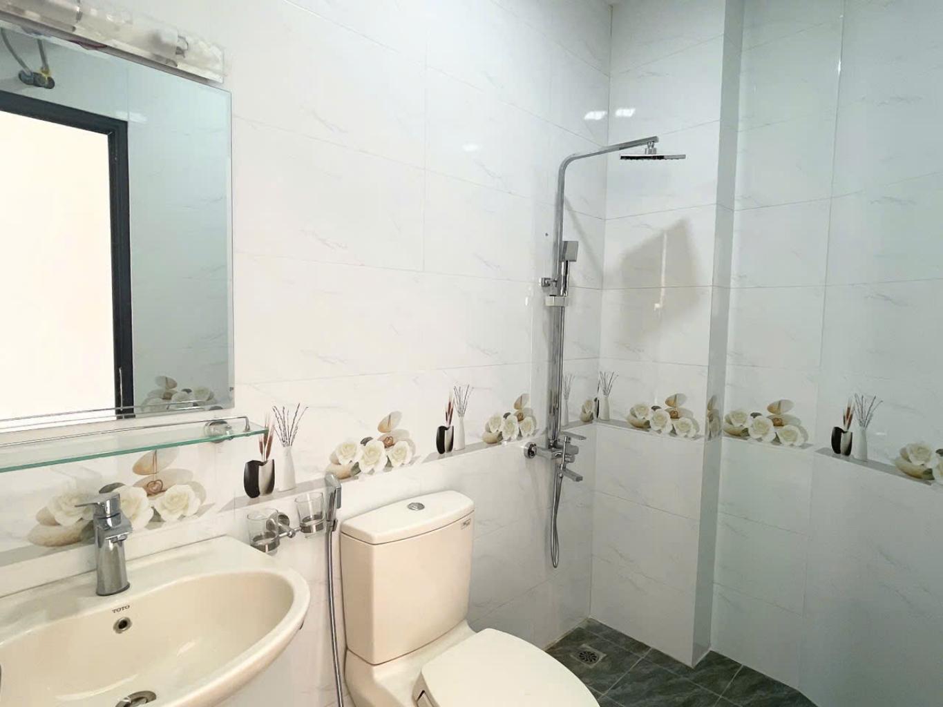 Bán nhà Pháo Đài Láng - diện tích 38m2 6 tầng - Lô góc - giá 11,9 tỷ