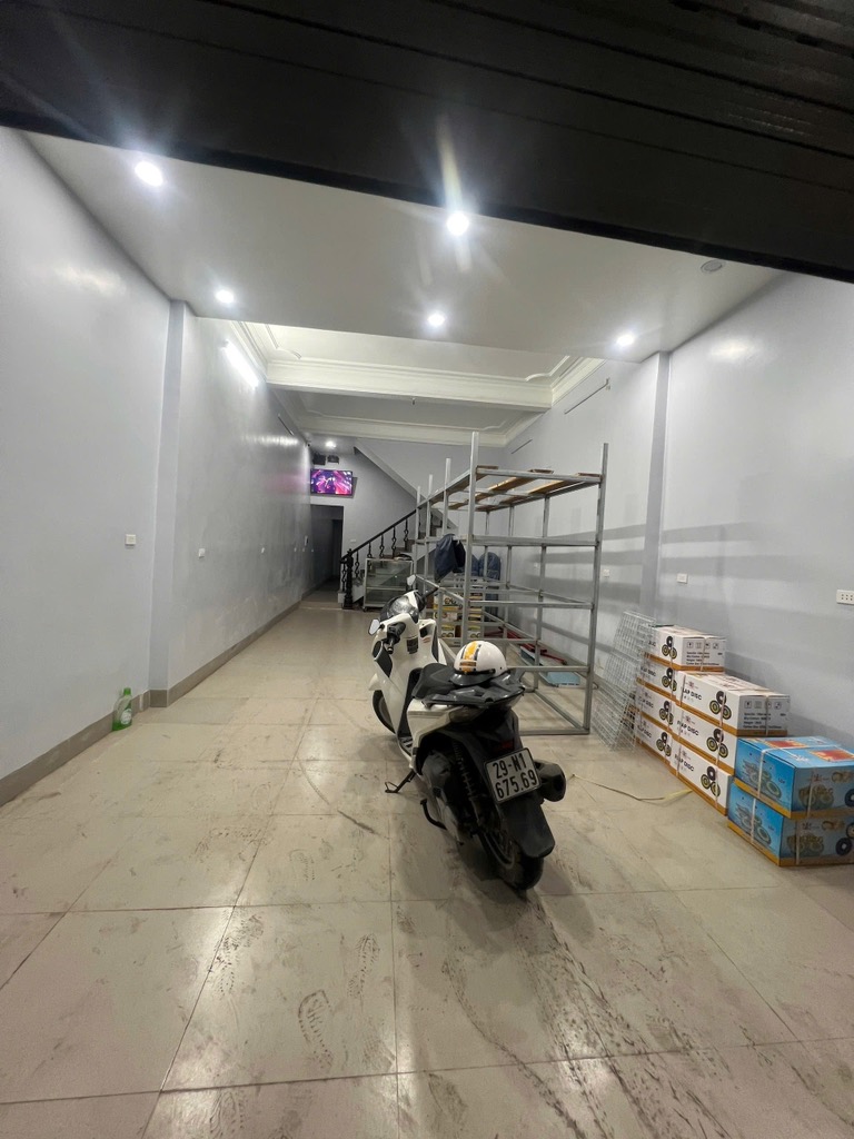 Bán nhà Lĩnh Nam - diện tích 90m2 3 tầng - ô tô tránh - giá 22,5 tỷ