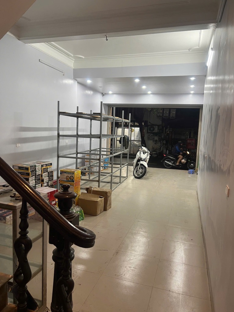 Bán nhà Lĩnh Nam - diện tích 90m2 3 tầng - ô tô tránh - giá 22,5 tỷ