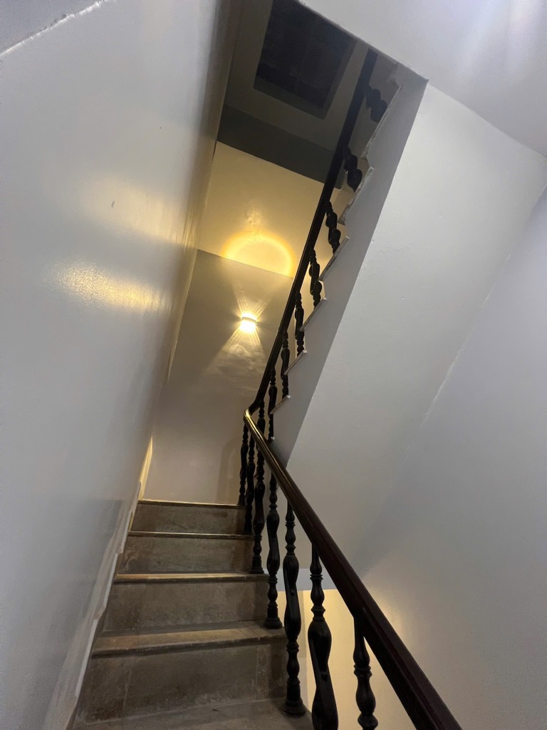 Bán nhà Lĩnh Nam - diện tích 90m2 3 tầng - ô tô tránh - giá 22,5 tỷ