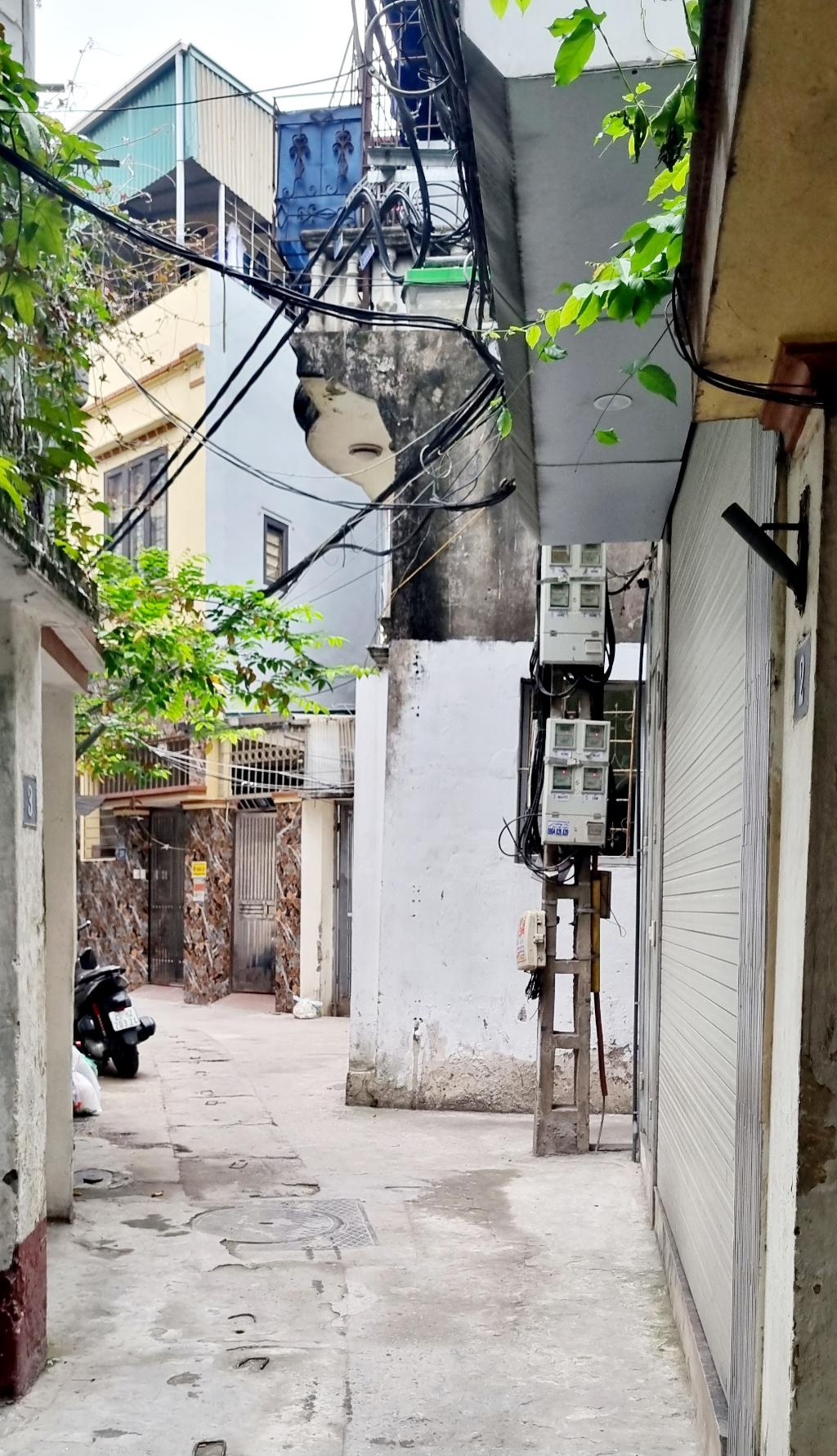 Bán nhà Dương Văn Bé - diện tích 70m2 3 tầng - Nhà rộng, có sân vườn, gần phố - giá 14,6 tỷ