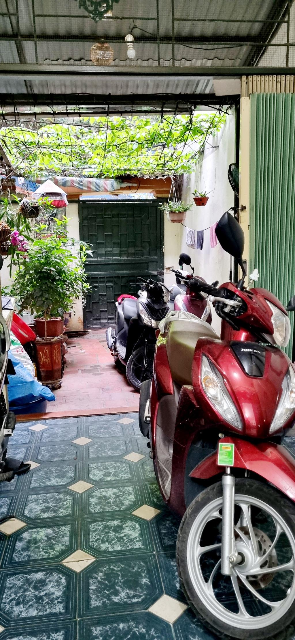 Bán nhà Dương Văn Bé - diện tích 70m2 3 tầng - Nhà rộng, có sân vườn, gần phố - giá 14,6 tỷ