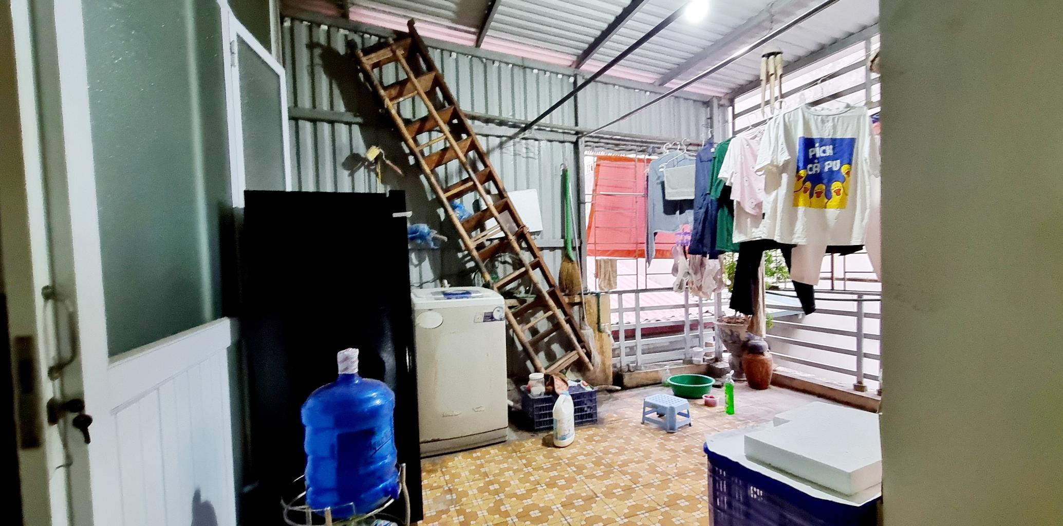 Bán nhà Dương Văn Bé - diện tích 70m2 3 tầng - Nhà rộng, có sân vườn, gần phố - giá 14,6 tỷ