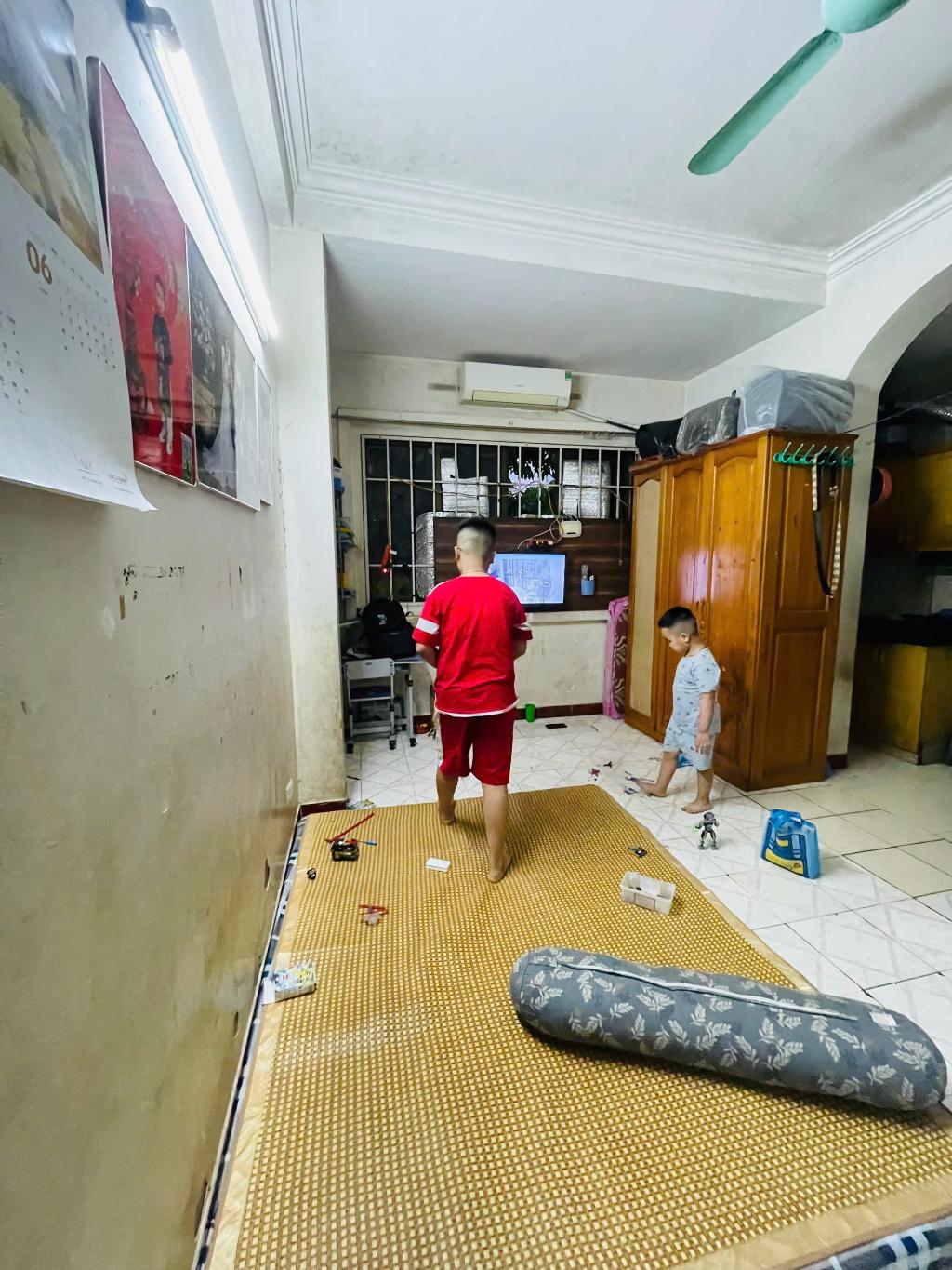 Bán nhà Giải Phóng - diện tích 43.7m2 3 tầng - Lô góc 3 thoáng - giá 16,5 tỷ