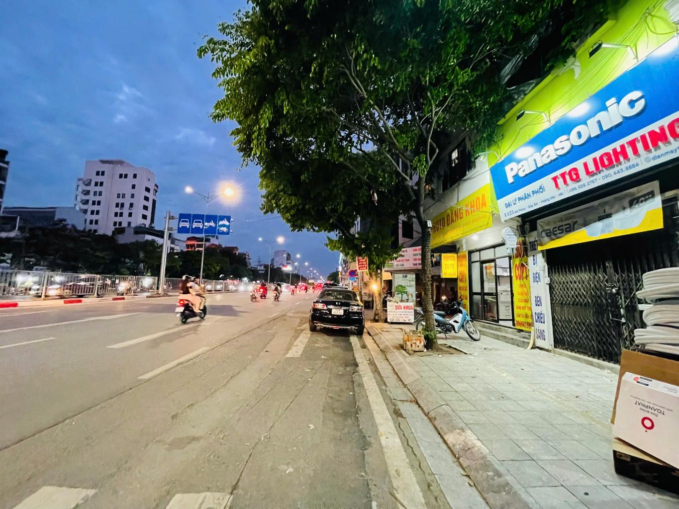 Bán nhà Giải Phóng - diện tích 43.7m2 3 tầng - Lô góc 3 thoáng - giá 16,5 tỷ