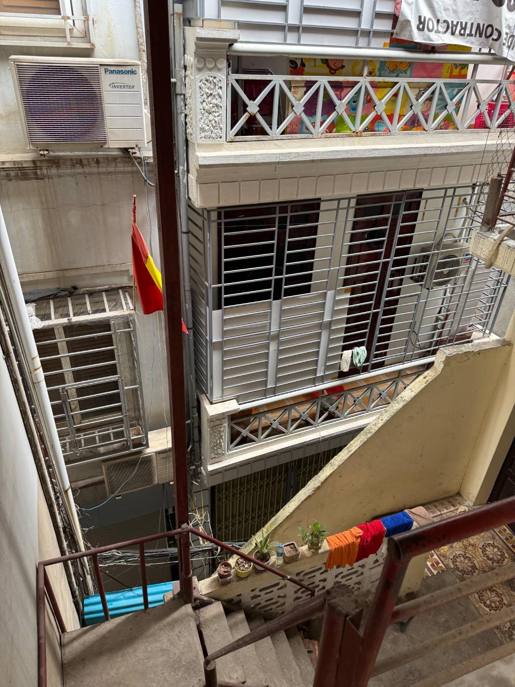 Bán nhà Hòa Bình - diện tích 91.7m2 3 tầng - 3 mặt thoáng - giá 16,9 tỷ