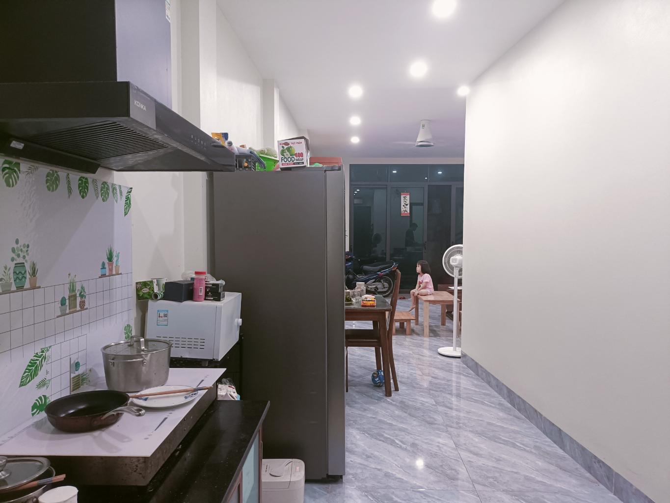 Bán nhà Khuất Duy Tiến - diện tích 90.5m2 2 tầng - Ô tô đỗ cửa - giá 6,5 tỷ