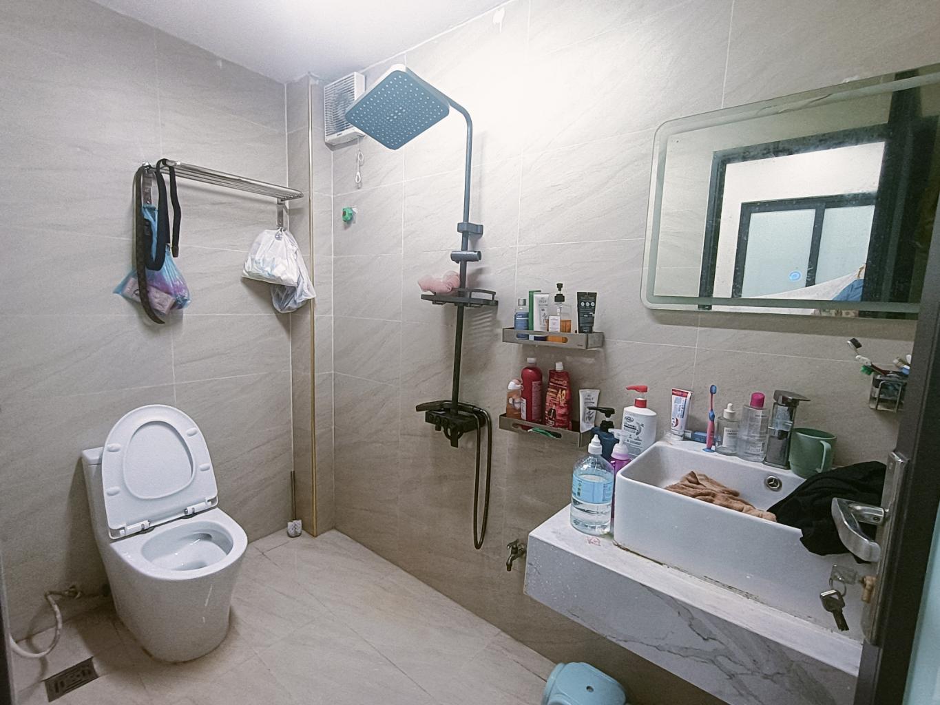 Bán nhà Khuất Duy Tiến - diện tích 90.5m2 2 tầng - Ô tô đỗ cửa - giá 6,5 tỷ