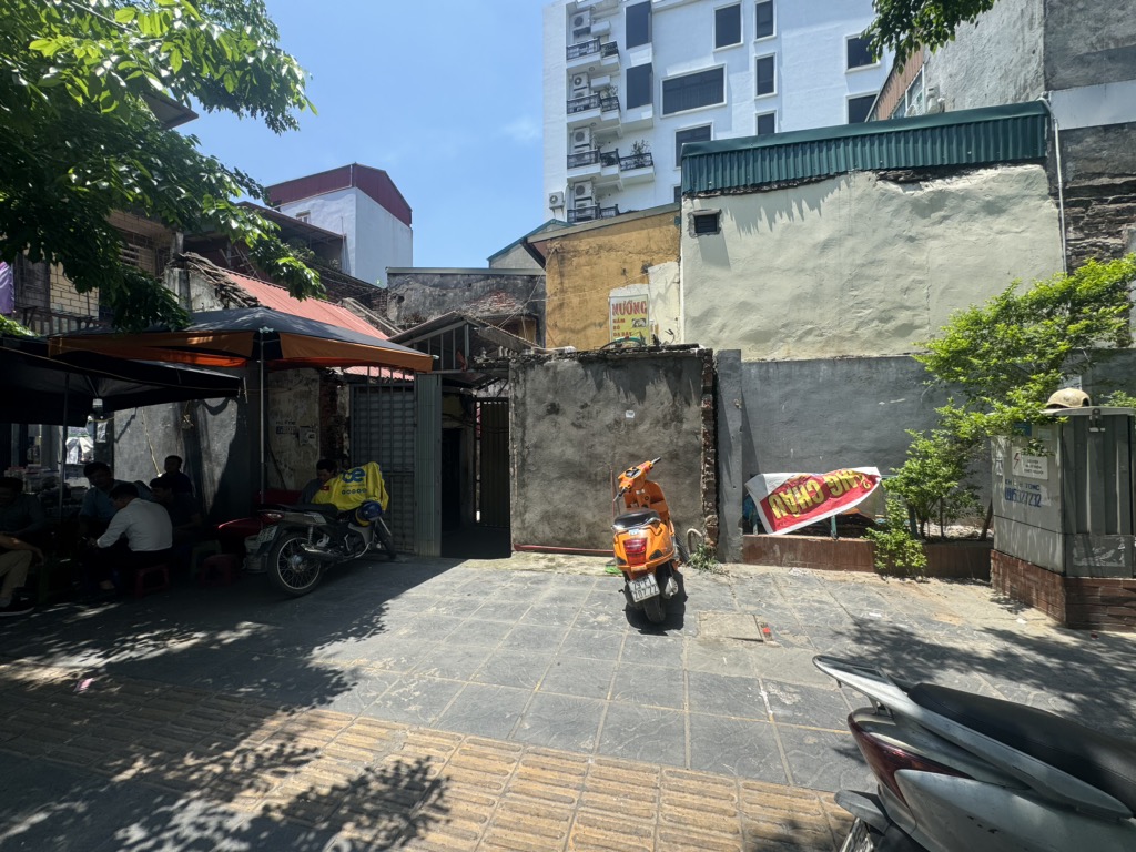 Bán nhà Đại La - diện tích 35m2 1 tầng - Mặt phố, hai mặt ngõ - giá 12,85 tỷ