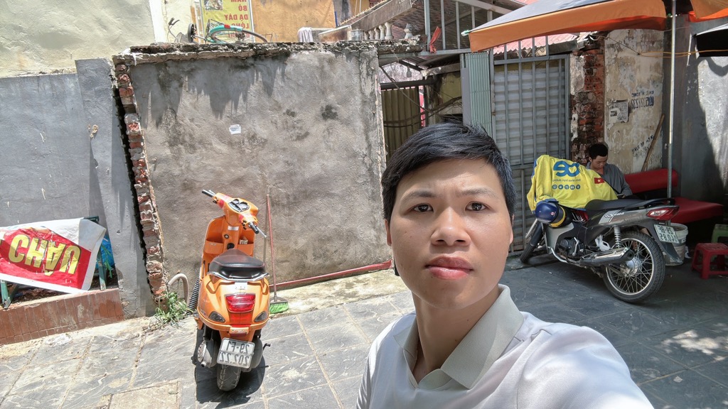 Bán nhà Đại La - diện tích 35m2 1 tầng - Mặt phố, hai mặt ngõ - giá 12,85 tỷ