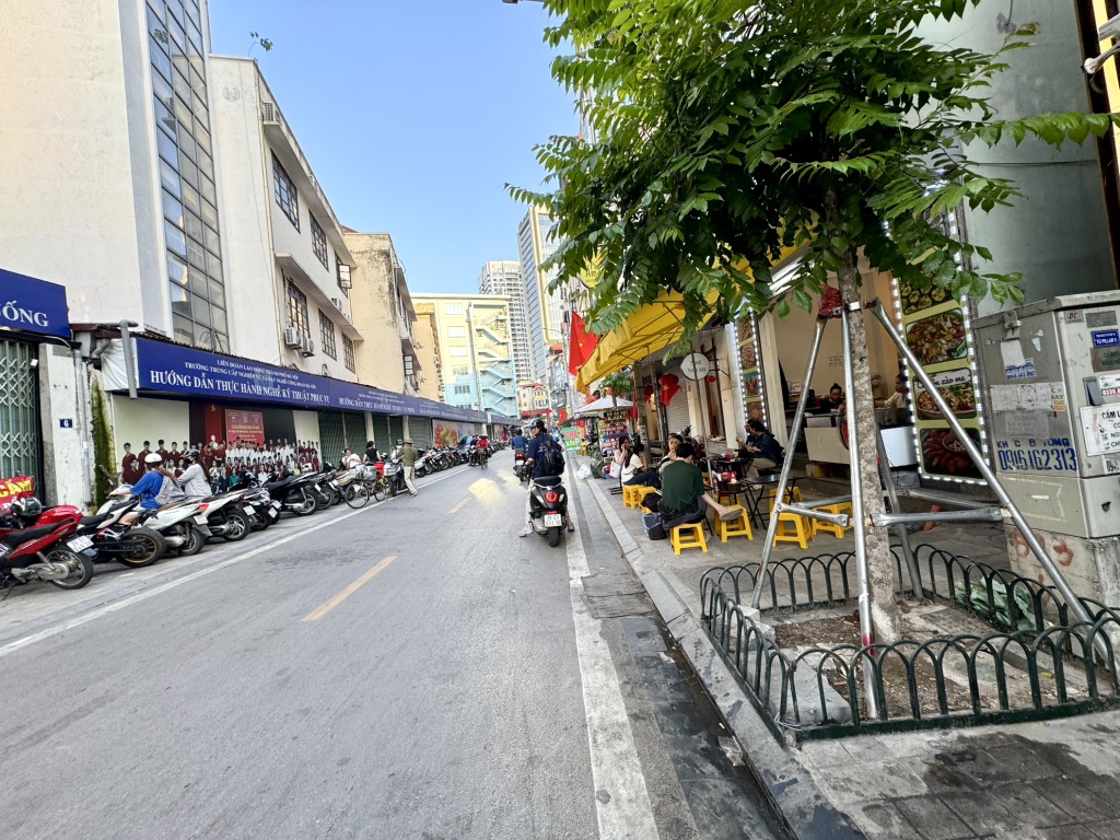 Bán nhà Tây Sơn - diện tích 46m2 3 tầng - VIP ĐỐNG ĐA - giá 9,8 tỷ